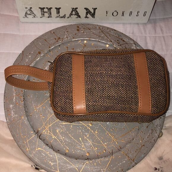 Burlap Textured Faux Leather Combo Toiletry Travel Bag - Picture 2 of 13